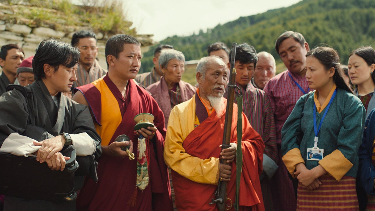 The Monk and the Gun (2024)